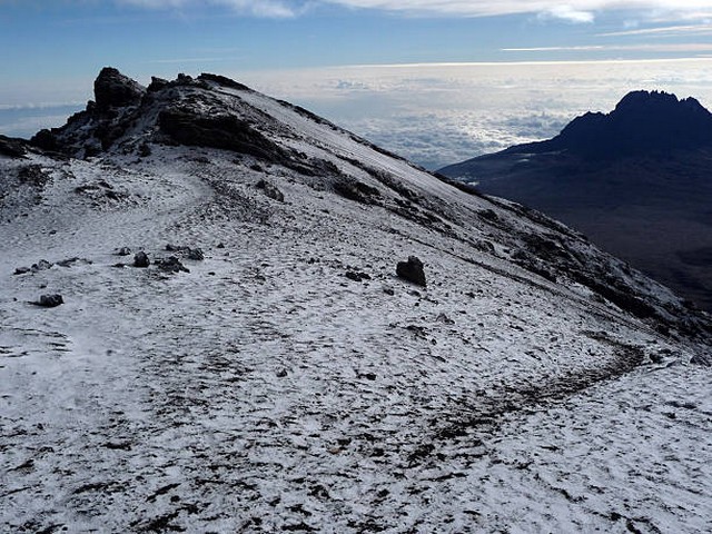 Can I descend a different route than I ascended?