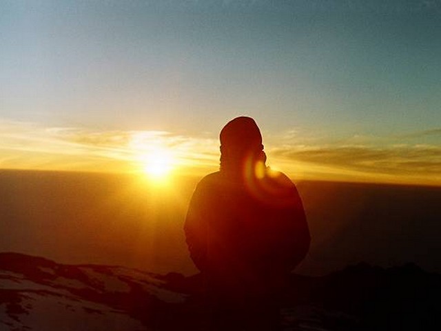 Do porters carry your bags on Kilimanjaro?