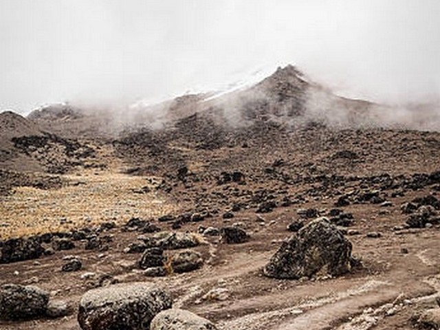 Can I combine routes on Kilimanjaro?